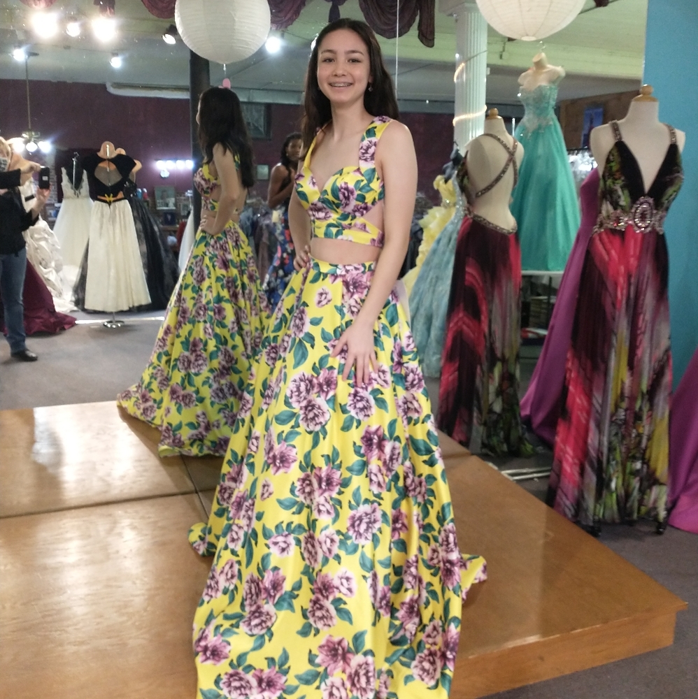 Rachel Allen 2 piece prom dress - Picture 2 of 5